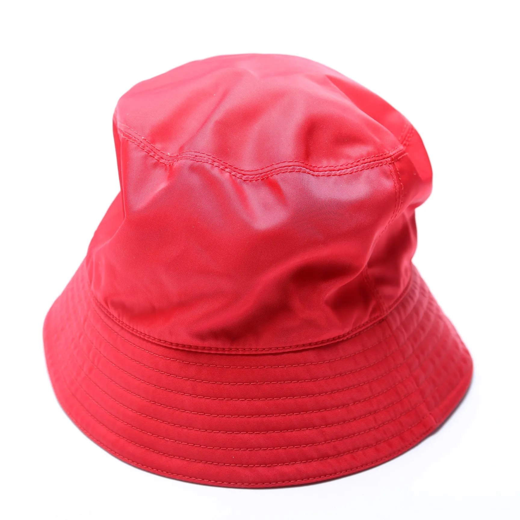1HC137 Re-Nylon Triangle Logo Bucket Size Medium Red