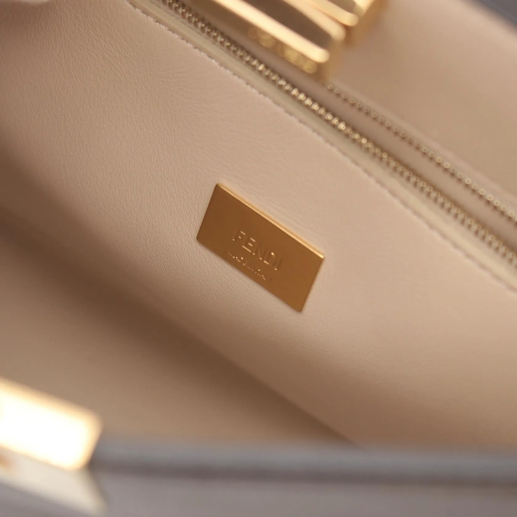 Fendi Peekaboo Essential Leather Handbag 8BN302
